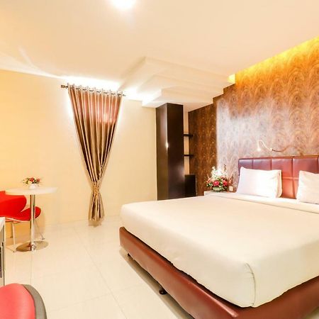 Hotel Empress Makassar Eksteriør billede