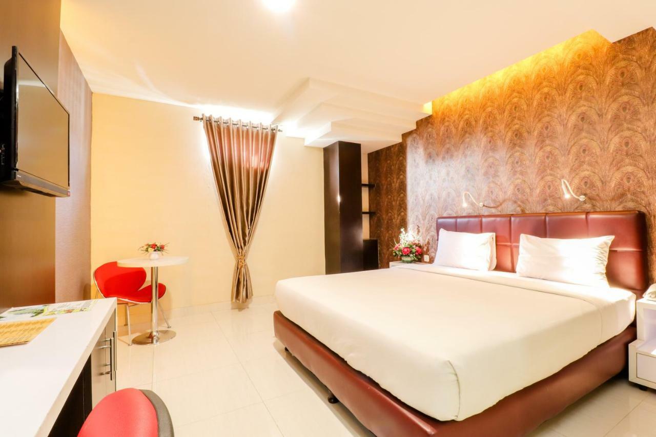 Hotel Empress Makassar Eksteriør billede