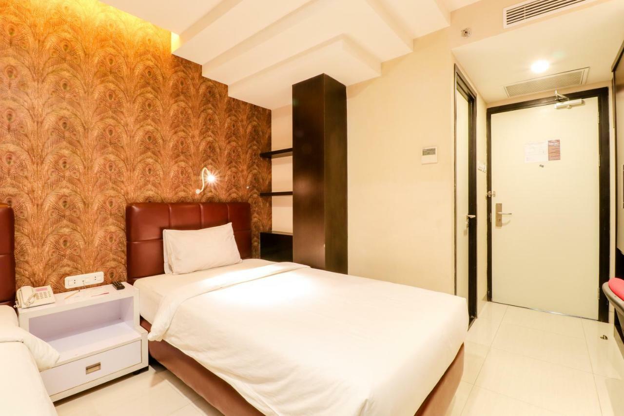 Hotel Empress Makassar Eksteriør billede