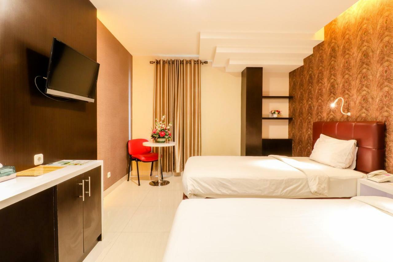 Hotel Empress Makassar Eksteriør billede