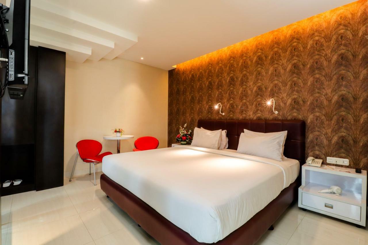 Hotel Empress Makassar Eksteriør billede