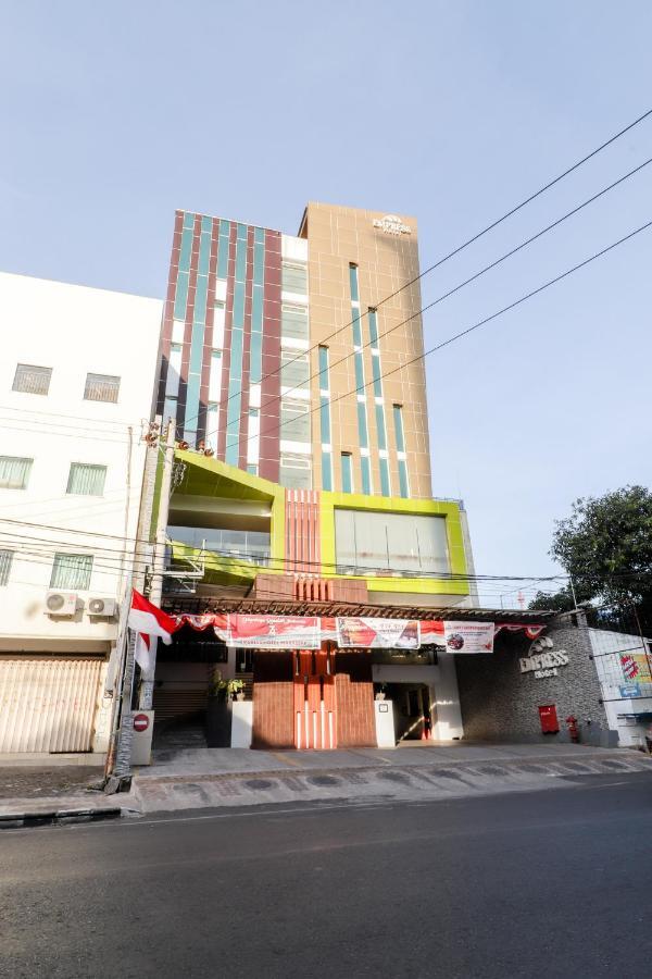 Hotel Empress Makassar Eksteriør billede