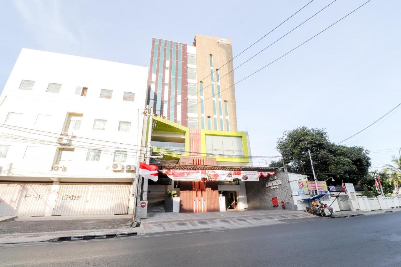 Hotel Empress Makassar Eksteriør billede